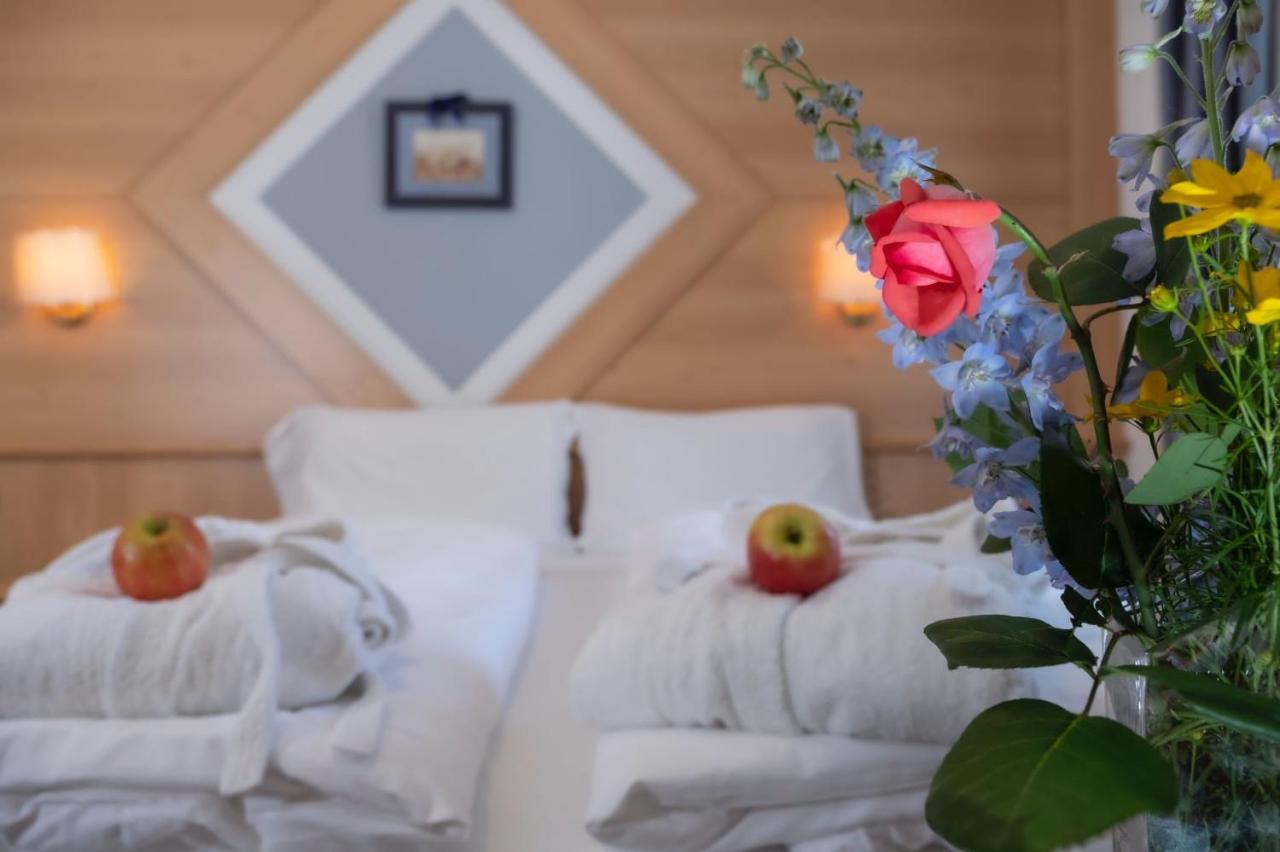 Hotel Italia Castello-Molina di Fiemme ภายนอก รูปภาพ
