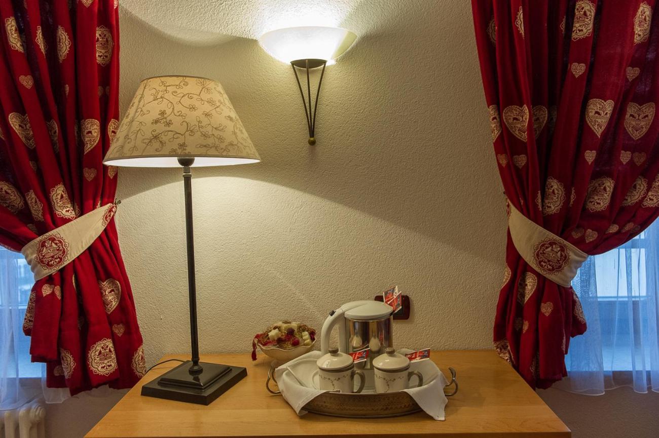 Hotel Italia Castello-Molina di Fiemme ภายนอก รูปภาพ
